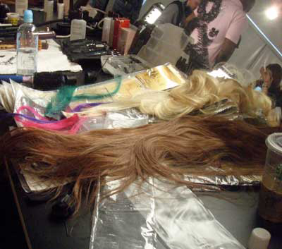 hair-extensions-backstage-at-vena-cava-fw10