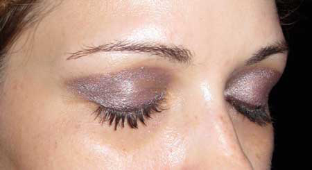 celia-wearing-loreal-voluminous-mascara
