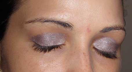 ellis-faas-mascara-on-lashes
