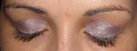 wearing-ellis-faas-mascara