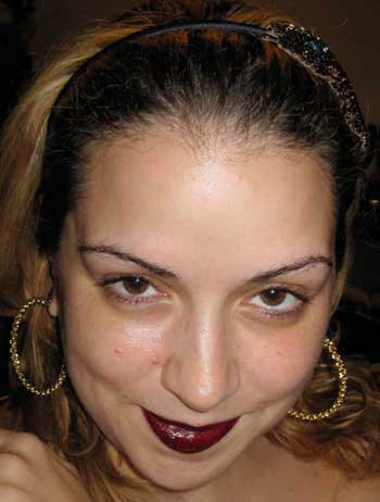 celia-wearing-rouge-artist-intense-no-48-on-lips