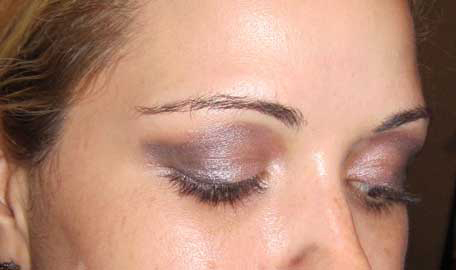 bobbi-brown-smoldering-eyeshadow-shades-on-lids