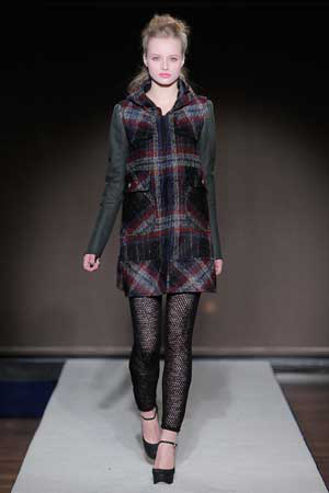 bensoni-fall-2011-blood-tartan-plaid-duffel-coat