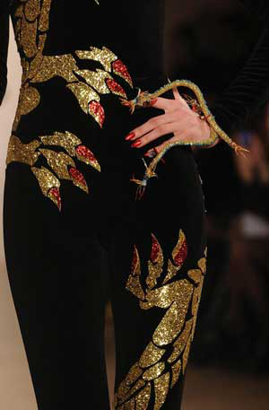 dragon-nails-at-the-blonds-fall-2011