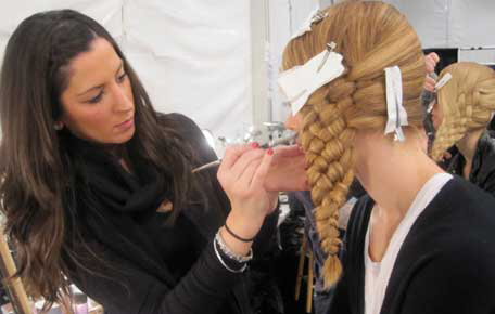 mac-makeup-artist-backstage-at-alexandre-herchcovitch-fw11