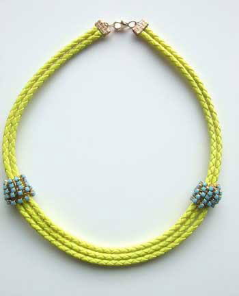 pretty-little-thing-yellow-viper-necklace