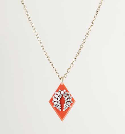 lulu-frost-for-jcrew-red-resin-horseshoe-necklace