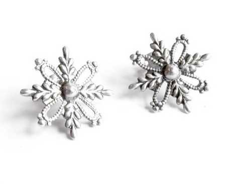 bing-bang-nyc-victorian-snowflake-earrings