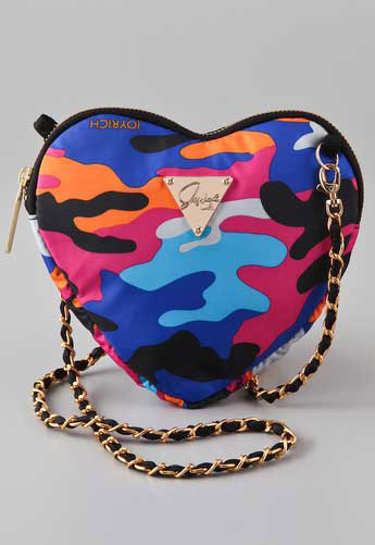 le-sportsac-joyrich-hear-camo-pouch