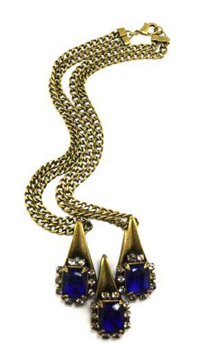 nissa-jeweled-triangle-triple-necklace