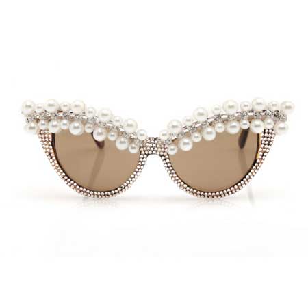 a-morir_lena_sunglasses