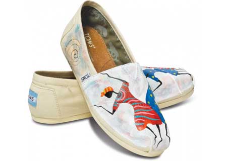 toms-x-haiti-artist-collective-louis-bright-dancers-classic-shoes