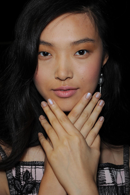 Tadashi-Shoji-nail-look-by-butter-LONDON