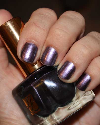 estee-lauder-chrome-violet-polish