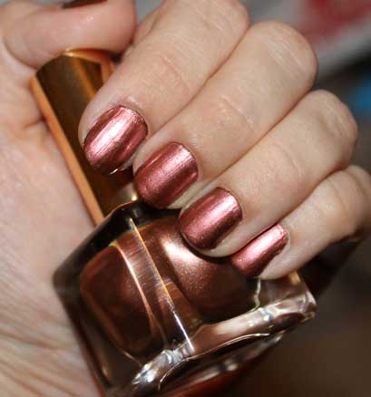 estee-lauder-rose-gold-nail-lacquer