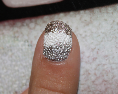 tri-color-caviar-nail