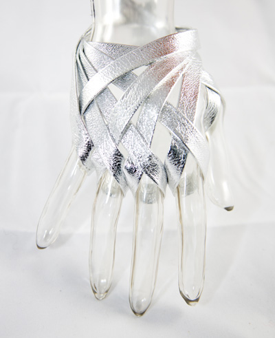 mdurvwa-Silver-Leather-Glove