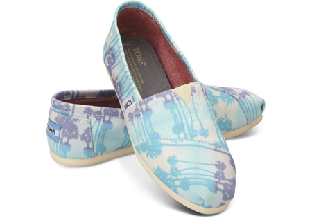 toms-Blue-Palm-Trees-Print-Womens-Classics