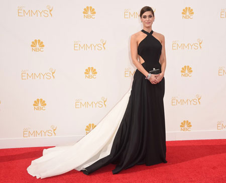 lizzy-caplan-emmys-2014-red-carpet