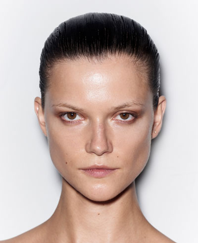 sporty-slick-ponytail-at-alexander-wang-ss15