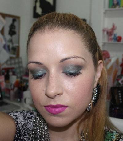 celia-wearing-laura-mercier-peacock-caviar-stick-eye-shadow