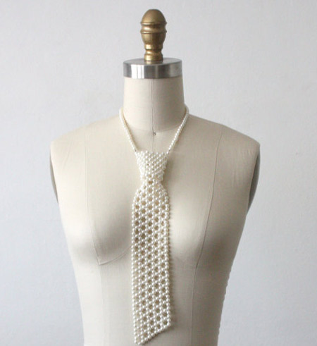 vintage-pearl-tie-necklace