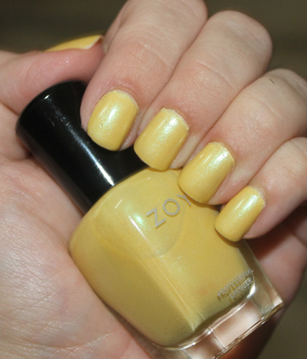 zoya-spring-2015-daisy-nail-polish