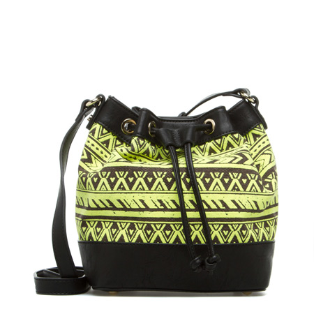 shoedazzle-indio-bucket-bag