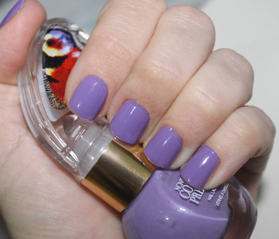 colour-prevails-girls-club-nail-polish