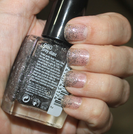 sally-hansen-insta-ombre-gray-dient-nail-polish