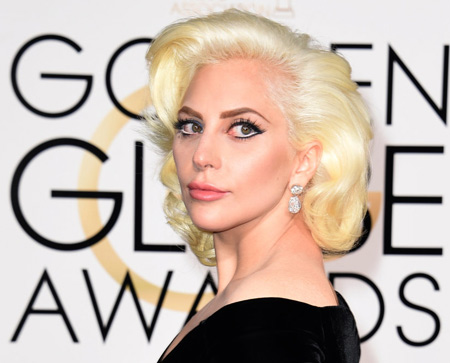 lady-gaga-2016-golden-globes-beauty-look