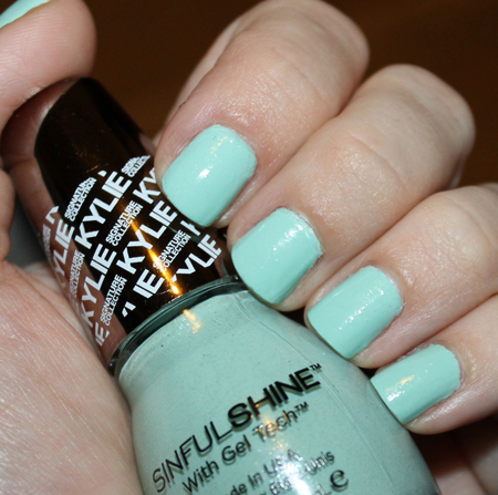 sinful-colors-x-kylie-jenner-king-kylie-collection-minty-fresh-polish