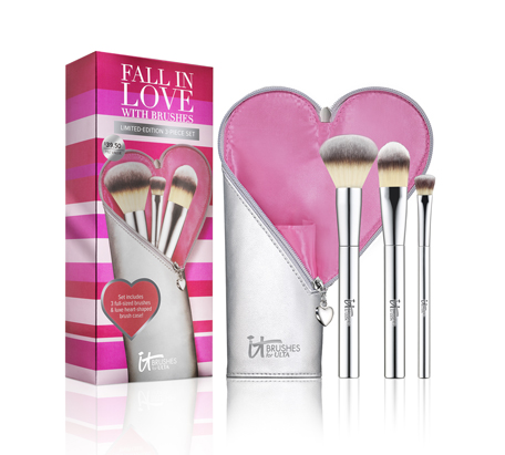 it-cosmetics-fall-in-love-with-brushes-limited-edition-3-piece-brush-set