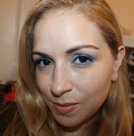 celia-san-miguel-two-toned-blue-eye-look