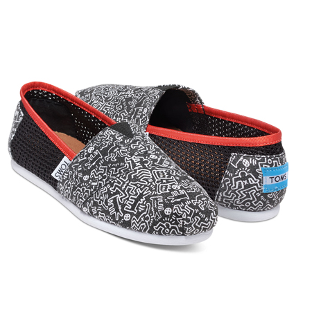 toms-x-keith-haring-chalkboard-classics