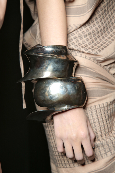 lisa-lindhart-of-lindhart-design-x-nicholas-k-jewelry-bangles
