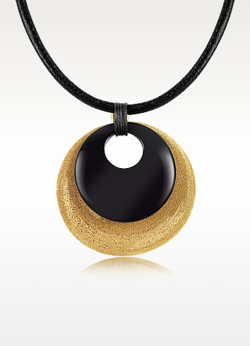 stefano-patriarchi-etched-golden-silver-and-onyx-round-pendant