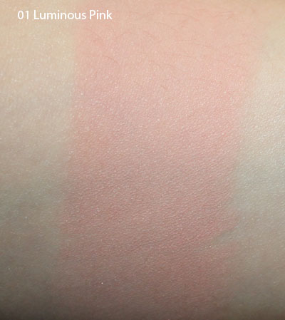 clarins-01-luminous-pink-skin-illusion-blush-swatch