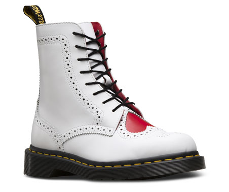 dr-martens-bentley-ii-heart-boots