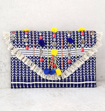 lulus-gateway-to-the-sahara-clutch