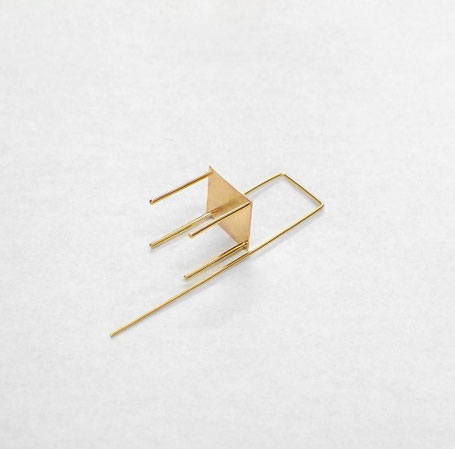 sang-a-chair-earring-gold